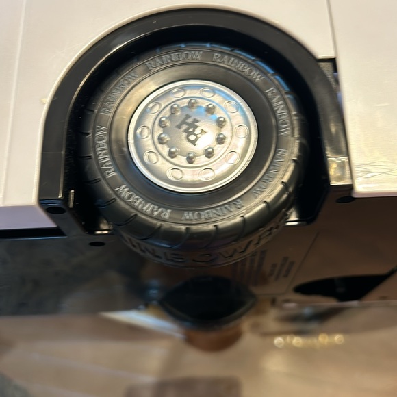 Rainbow High Working Stage Lights Vision World Tour Bus & Stage 4-in-1 Deluxe - Picture 11 of 11